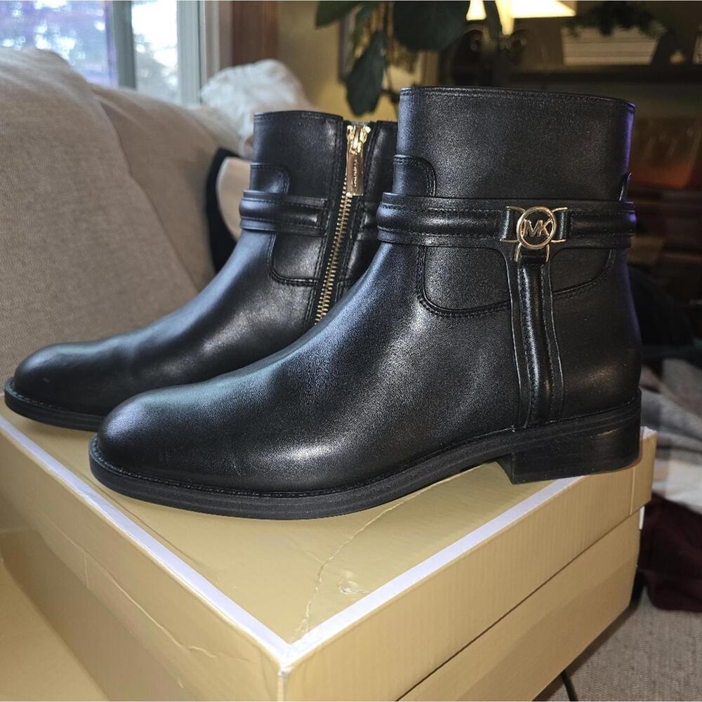 Michael Kors Mindy Leather Boot - Picture 6 of 12